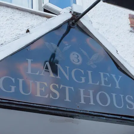 Langley Guest House Nr Pinewood Studios Slough Exterior photo
