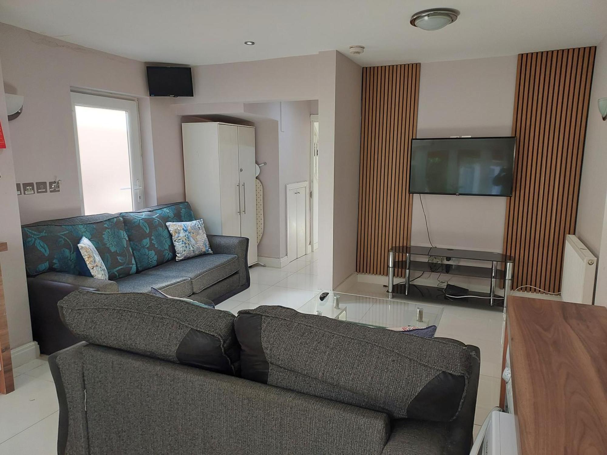 Langley Nr Pinewood Гостевой дом 4*