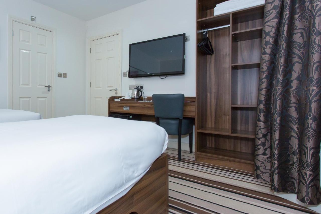 Pensión Langley Nr Pinewood 4*